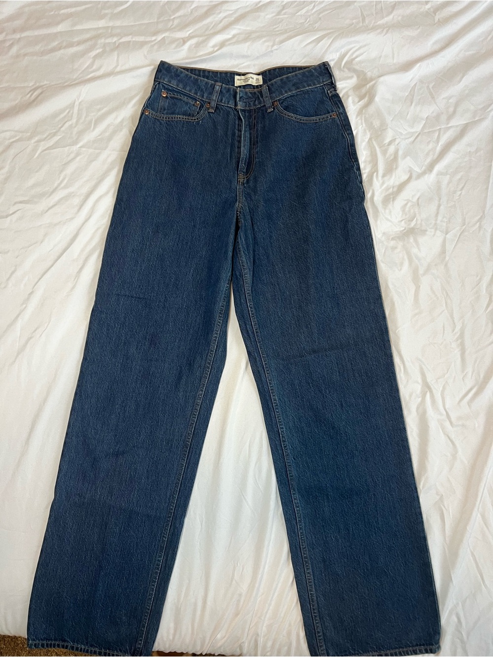 LONG NWOT Abercrombie & Fitch High Rise Loose Jeans in Dark Blue Denim